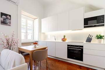 Bright Flat in Historic Foz House by HostWise photo 3