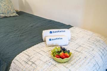 Sunny Sweet Flat | City center by HostWise photo 3