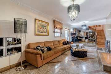 Classic Villa w/ Gym & Pool Access by HostWise photo 4