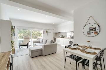 Sunny Flat w/ Jacuzzi & Balconies by Host Wise photo 2