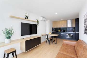 Bright Flat with Balcony and Garage by HostWise photo 4