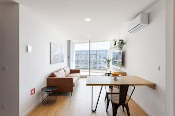 Bright Flat with Balcony and Garage by HostWise photo 2