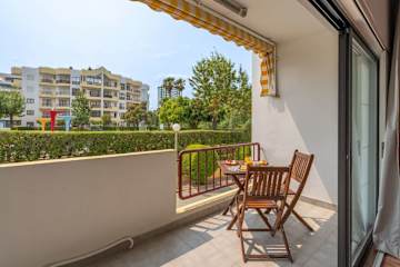 Sunny Flat Near Praia da Rocha by HostWise photo 3
