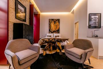 Designer Building Stay Near Clérigos by HostWise