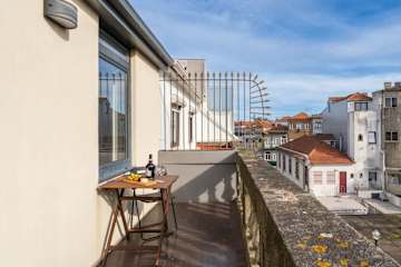 Cozy House w Balcony by HostWise photo 2