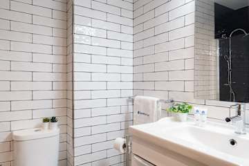 Stylish Flat by HostWise photo 5
