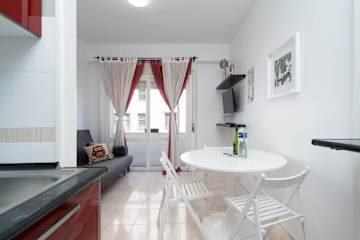 Bright Flat Bolhão City Center by HostWise photo 3