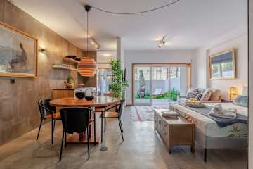 HostWise – Modern Flat w/ Terrace | Near the Beach