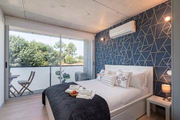 Luxurious Flat w/ Balcony & Pool by HostWise photo 2