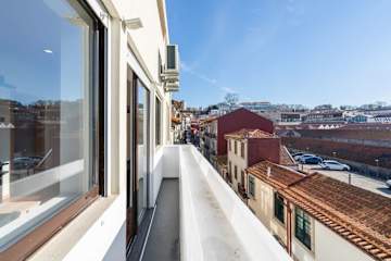 Magnificent Sunny Flat | Douro River by HostWise photo 3