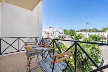 Elegant Flat with Pool & Balcony by HostWise photo 2