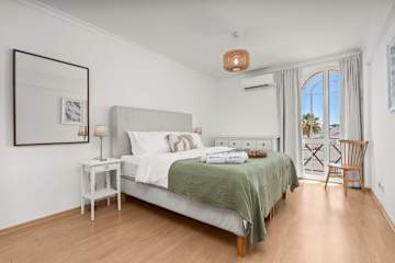 Elegant Flat with Pool & Balcony by HostWise photo 3