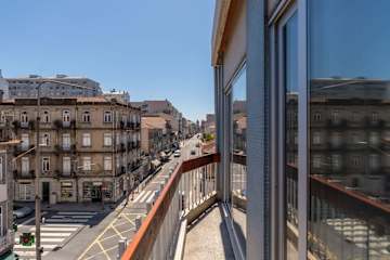 Central & Stylish Apartment by HostWise photo 5