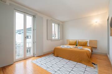 Dual Sunny Studios in Old Guimarães by HostWise photo 2