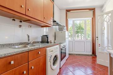 Cozy & Bright Studio in Central Porto by HostWise photo 3