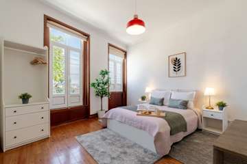 Cozy & Bright Studio in Central Porto by HostWise