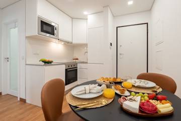 Stylish & Cozy Flat by HostWise photo 4
