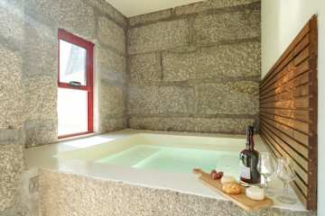 Douro Arda House | Pool & Jacuzzi by HostWise photo 2