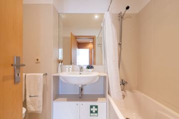 Bright Paranhos Hideaway near Metro by HostWise photo 5
