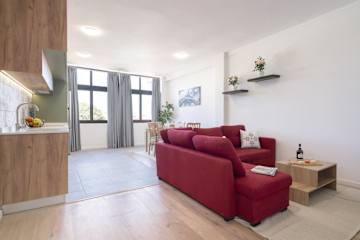 Comfy Minimalist Flat by HostWise photo 2