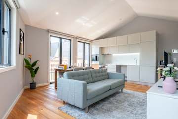 Stylish & Bright Apartment by HostWise photo 4