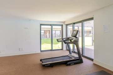 Studio w/ Balcony, Pool & Gym in Antas by HostWise photo 5