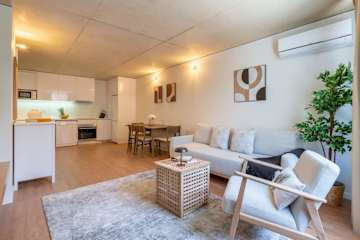 Modern 1BR Trio, Central Porto by HostWise