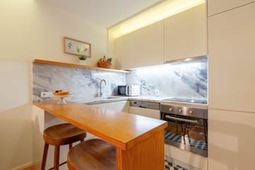 Lovely & Centre Flat with Terrace by HostWise photo 4