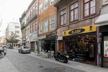 Central Porto 2BR Apt w/ Sofa Bed by HostWise photo 4