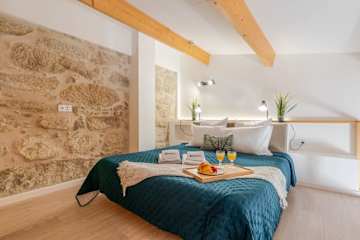 Terrace Studios for 12 in Porto by HostWise photo 2