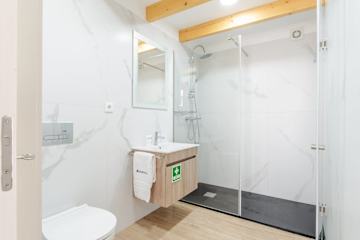 Terrace Studios for 12 in Porto by HostWise photo 5