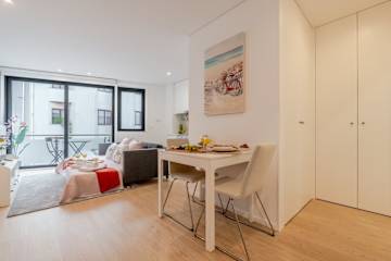 Balcony Studios & Parking in Leça by HostWise photo 4