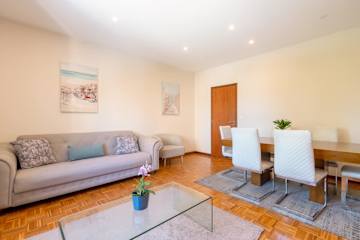 Bright & Spacious Flat by Host Wise