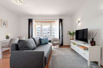 Bright Flat with Balcony & Garage by HostWise photo 2