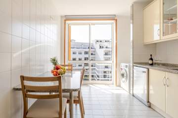 Bright Flat with Balcony & Garage by HostWise photo 5