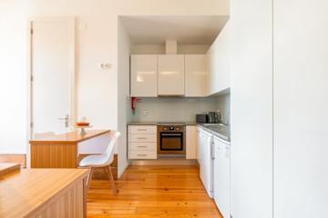 Cozy Studio with Workspace by HostWise photo 4