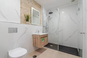 Courtyard T1 Apartments with BBQ by HostWise photo 5