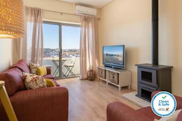 Gaya Avenue 101 - Flat w/ Balcony