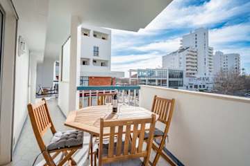Charming Flat with Balcony | Portimão by HostWise photo 3