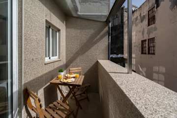 Spacious Apartment w/Balcony | Ribeira by HostWise photo 3