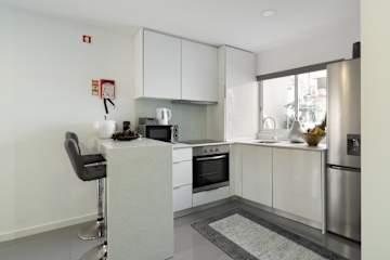 Spacious Apartment w/Balcony | Ribeira by HostWise photo 5