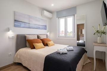 HostWise - Spacious House w/ Garden