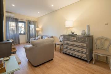 Gaya Avenue 202 - Flat w/ Balcony