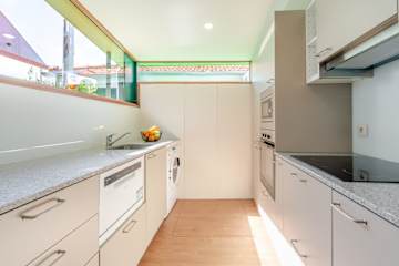 Artistic Studio with Terrace in Foz by HostWise photo 4