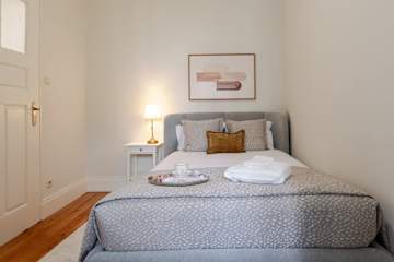 Modern & Cozy Flat with Workspace by HostWise photo 3