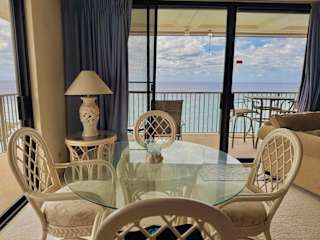 Peaceful ocean backdrop while dining