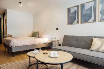 Chic Studio Retreat For 3 In Vibrant Las Condes