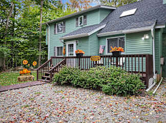 Step inside this peaceful cabin, your perfect escape for a rejuvenating getaway.