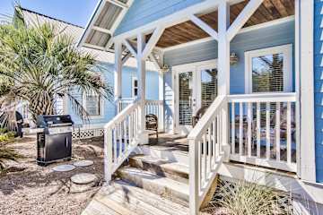 Coastal Charm Ready to Greet You! 