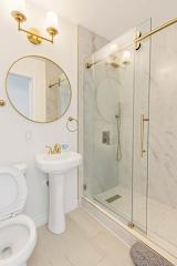 Full Bathroom 2